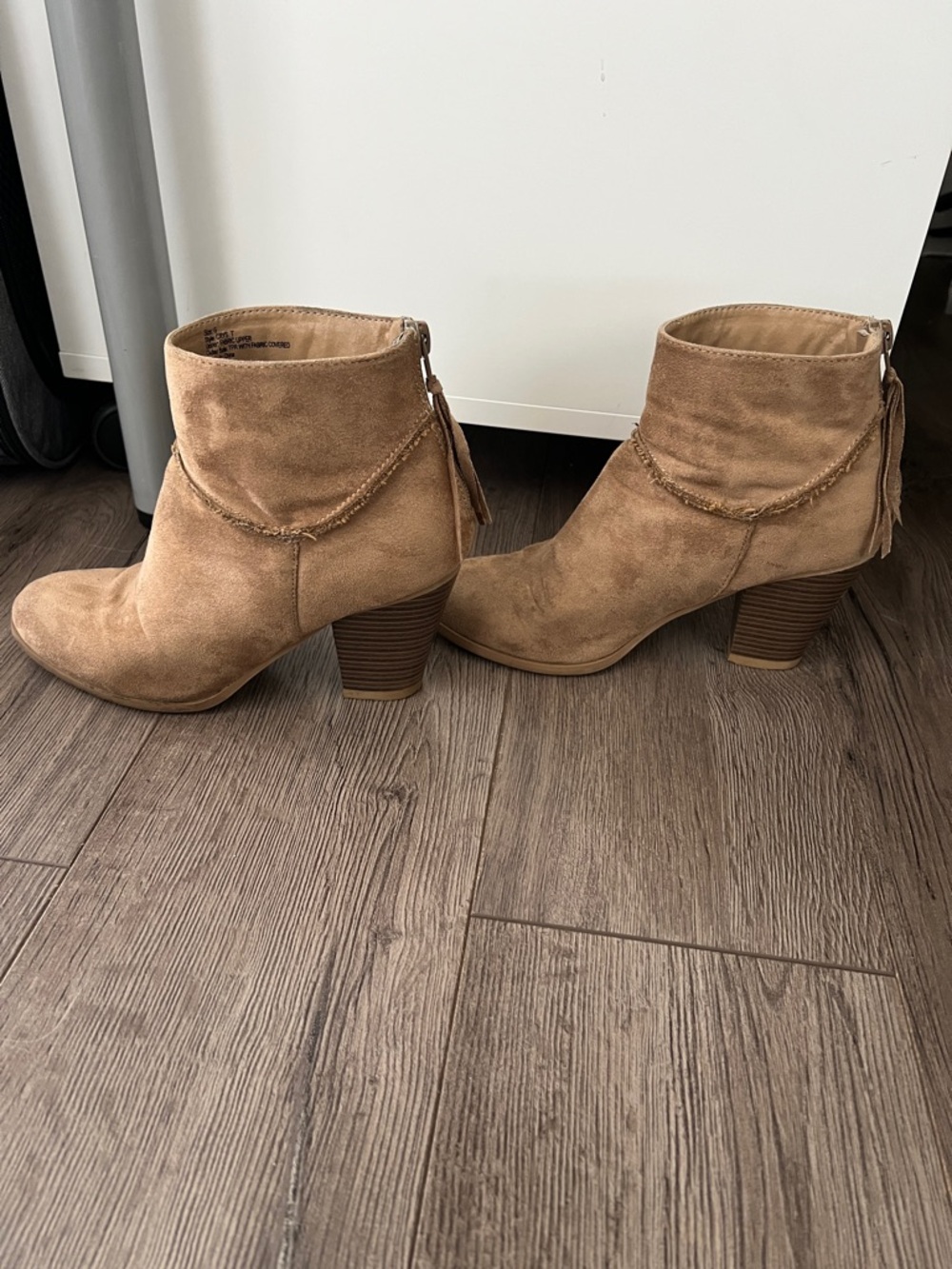 Limelight Women’s Tan Suede Ankle Boots - Stylish Block Heel. Size 6 - Picture 4 of 6